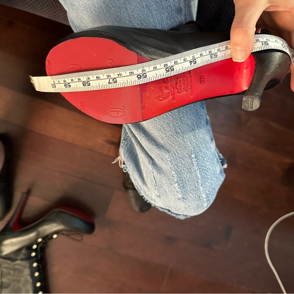 Louboutin, 38, OTK Button Boots, 2009ish. FOUND THE MISSING BUTTON! - Picture 6 of 16